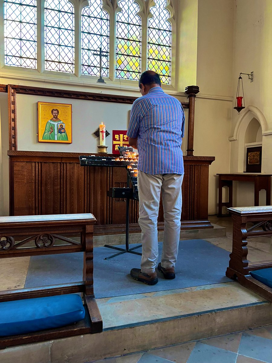 Lighting of candles at our #serviceofhope <a href="/StAugustineSW17/">St Augustine’s Church, Tooting</a>