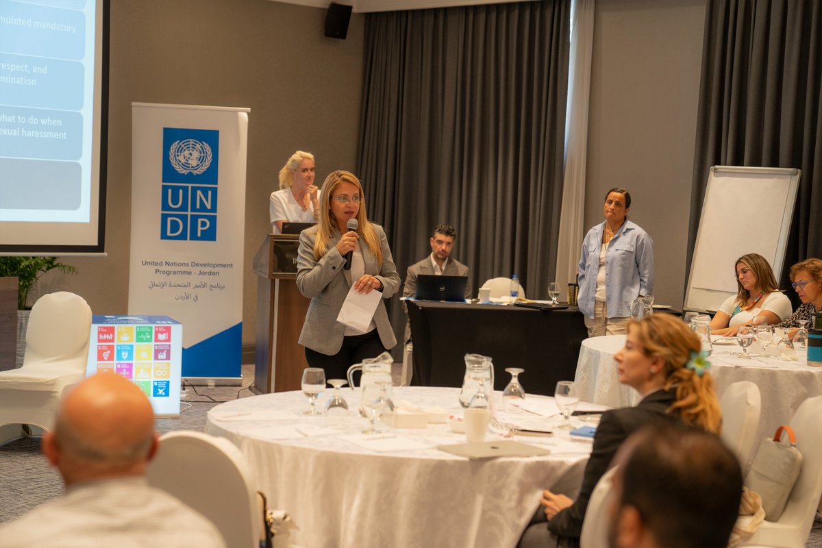 UNDPJordan's tweet photo. ضمن جهود الأمم المتحدة لتعزيز الممارسات الفُضلى في خلق بيئة عمل صحية، ولضمان تطبيق اجراءاتها وقوانينها في ما يخص أيٌ من التجاوزات، عقدنا تدريبات حول التعاون بين الجنسين في العمل التنموي، بما يتضمن العمل مع الشركاء، للمحافظة على استمرارية بيئة الإحترام والتعاون بين الجنسين. https://t.co/mRmztjenWW