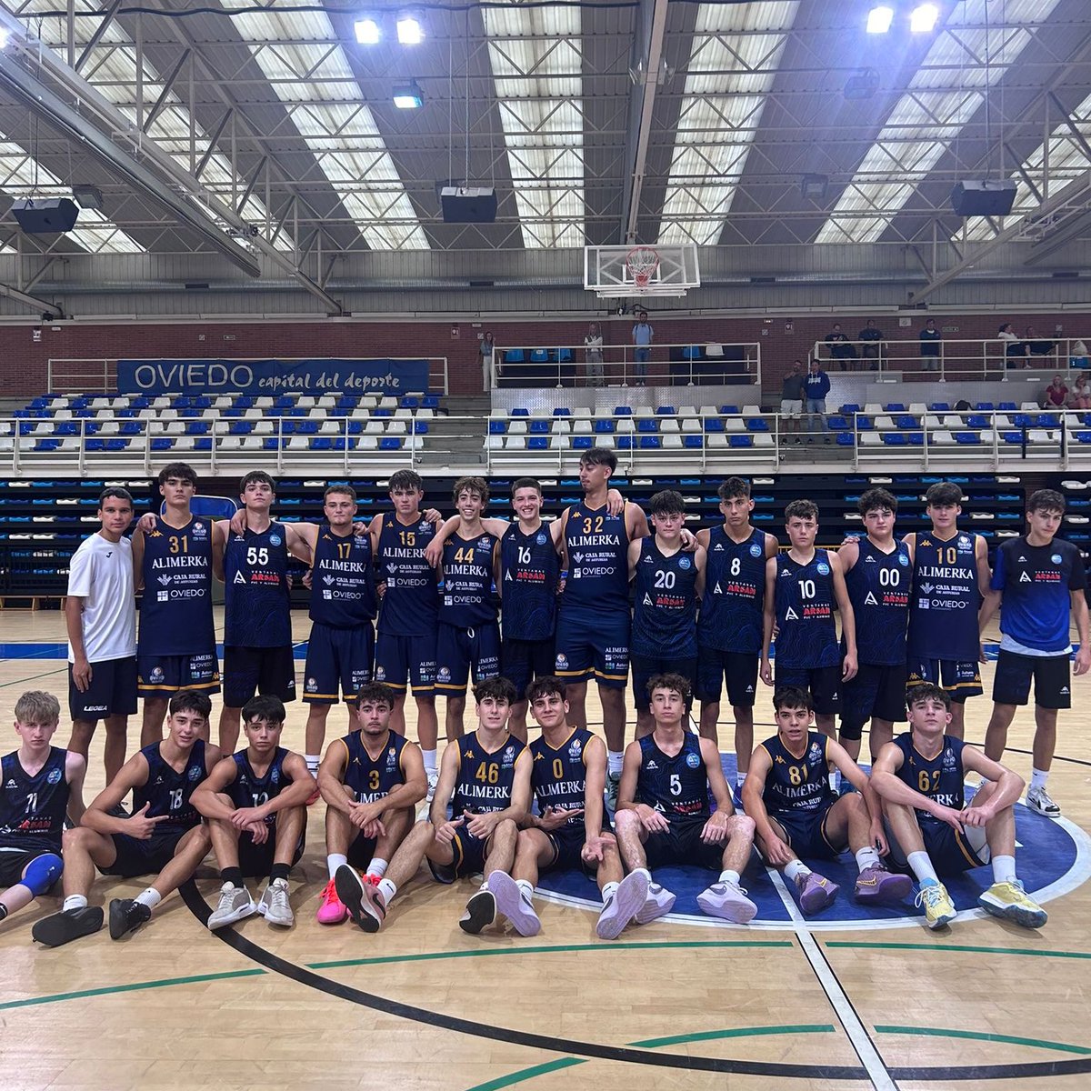 oviedocb's tweet photo. ⛹️‍♂️ CANTERA OCB | 

🤩 Estreno de pretemporada para infantiles y juniors. ¡Qué ganas había de volver a pisar el parqué de Pumarín! 

#alimerkaocb
#yosoyocb https://t.co/aBMn9nEwTt
