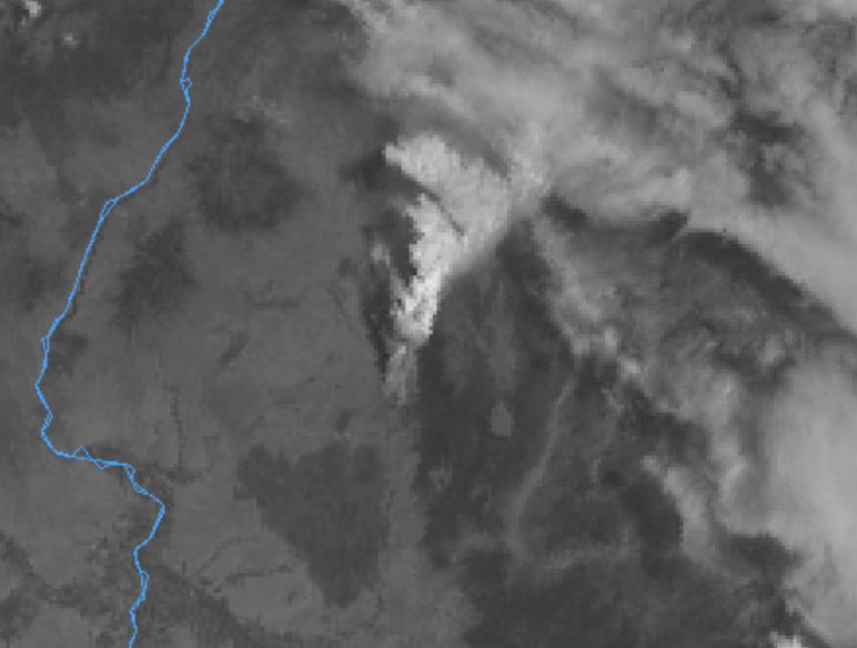 WxMattt's tweet photo. And so goes the season...#LavaFire absolutely ripping this morning SW of Cascade. Likely burning several thousand acres today #IDFire #IDwx https://t.co/4UlYmykPi1