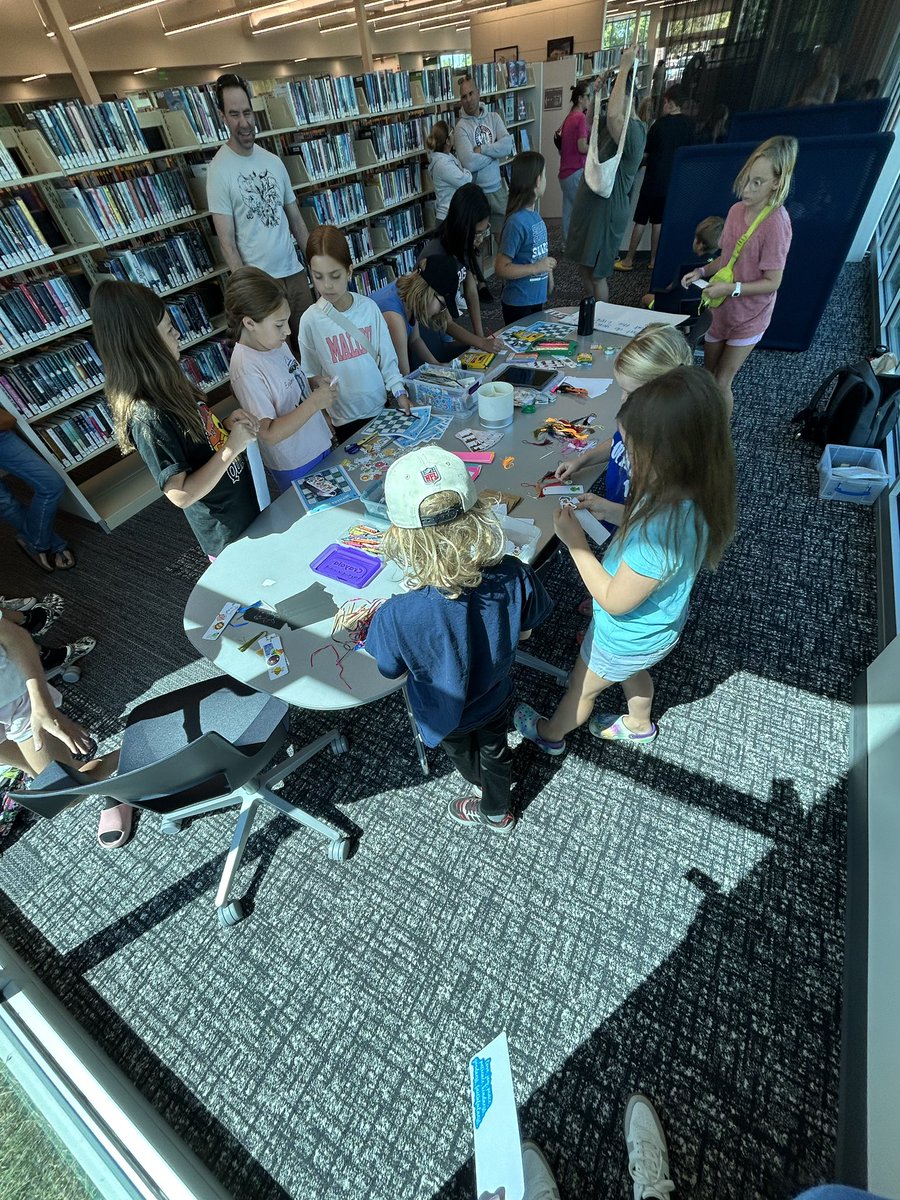 LillianSchuElem's tweet image. Several of our fifth graders enjoyed Meet Your Teacher at the Library today at the @MCPLMO Withers branch to check out books, sign up for library cards, craft, snack and enjoy some extra time with their teachers! #allfinsin #fifthgrade #ShareTheGoodLPS #LSsharks