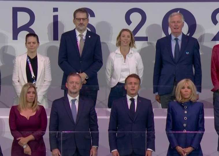 On a commencé par Philippe Katerine nu et on finit par Michel Barnier en costume, ce coup-ci c'est sûr l'été est terminé.
#ceremoniedecloture #ParisParalympics2024