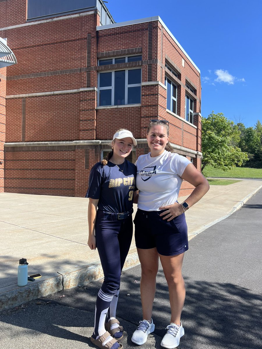 Huge thank you to Ithaca softball for hosting a great camp last weekend! I had a great time on the field and touring the campus! Can’t wait to be back! <a href="/Coach__Robi/">Kelly Robichaud</a> <a href="/Payton11111/">Payton Flohr (Cutting)</a> <a href="/18uCovino/">Rip City Gold National</a>