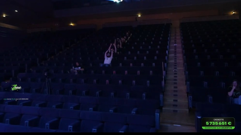 MilieScoresby's tweet image. mdrrrr le public d'Insuline et Nicotine les GOAT jpp ça va être le feu le stade de France #ZEVENT2024