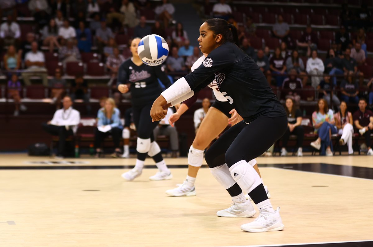 HailStateVB's tweet photo. Four Matches, Four Double-Doubles for Kailin. 12 kills and 11 digs

#HailState🐶 https://t.co/81O8K8diZO