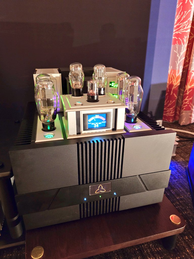 AT110s's tweet image. Songar Audio(sa)
handcrafted field coil loudspeakers
フルレンジに魅せられた方が脱サラし始めた会社
故秋山氏のFeastrex励磁ユニットに特に感銘を受けたと

Lampizator Poseidon DAC→WHAMMERDYNE Monolith(one-off)→sa S1x Nova field coil &amp;amp; power supply

Stromtank S-2500 Quantum

#PAF2024