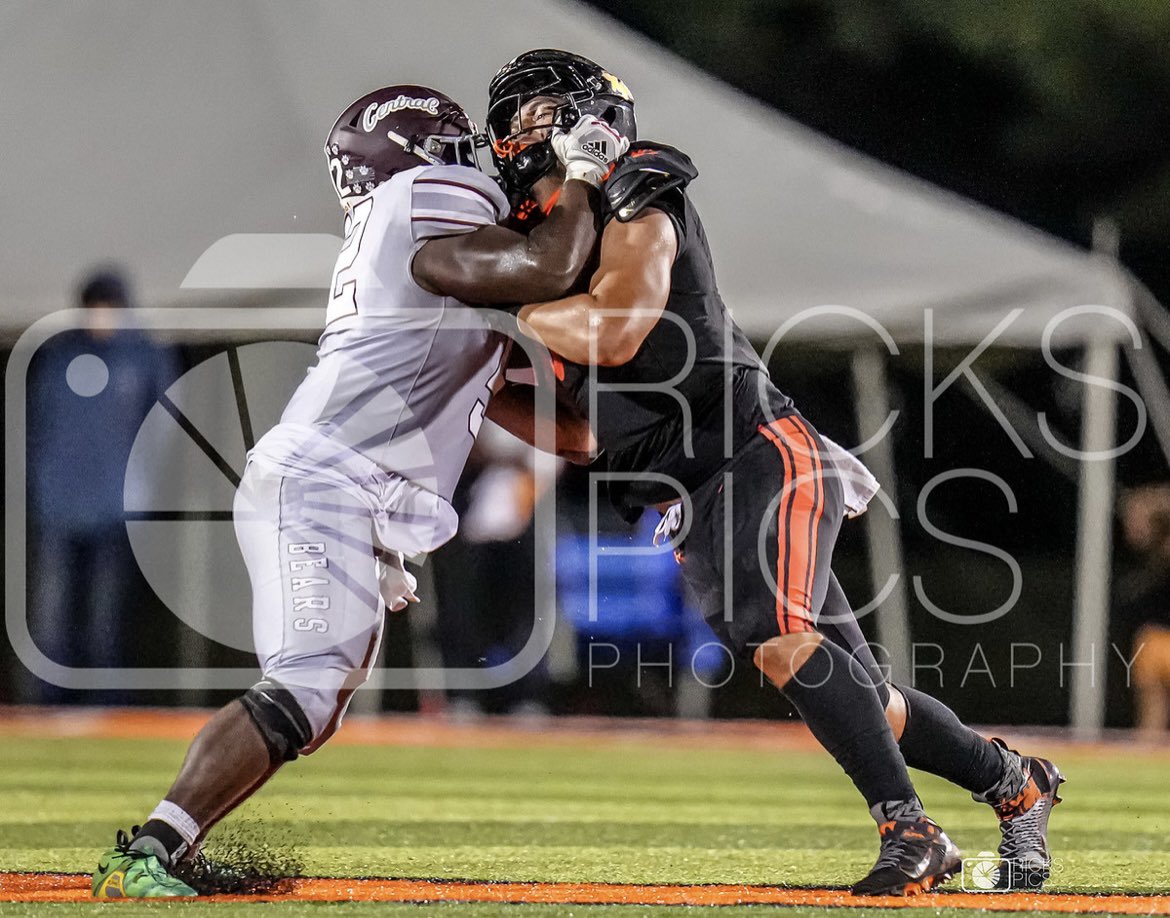 Week 3 highlights vs Edwardsville
⭐️⭐️⭐️⭐️⭐️?
<a href="/HawkeyeReport/">Tom Kakert</a> <a href="/EEpenesa/">Eppy Epenesa</a> 

hudl.com/v/2Q3YeG