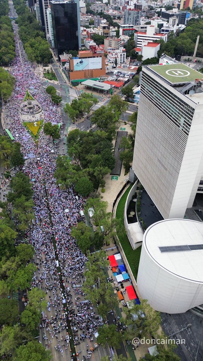 pedroferriz3's tweet image. Al parecer no todo el pueblo quiere ver sometido al Poder Judicial