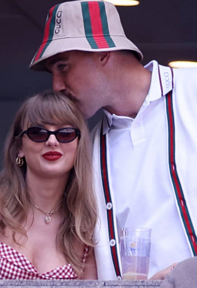 SwiftNYC's tweet photo. Taylor and Travis in the audience at the US Open 🥹😭 https://t.co/KLQaK6Vm8G