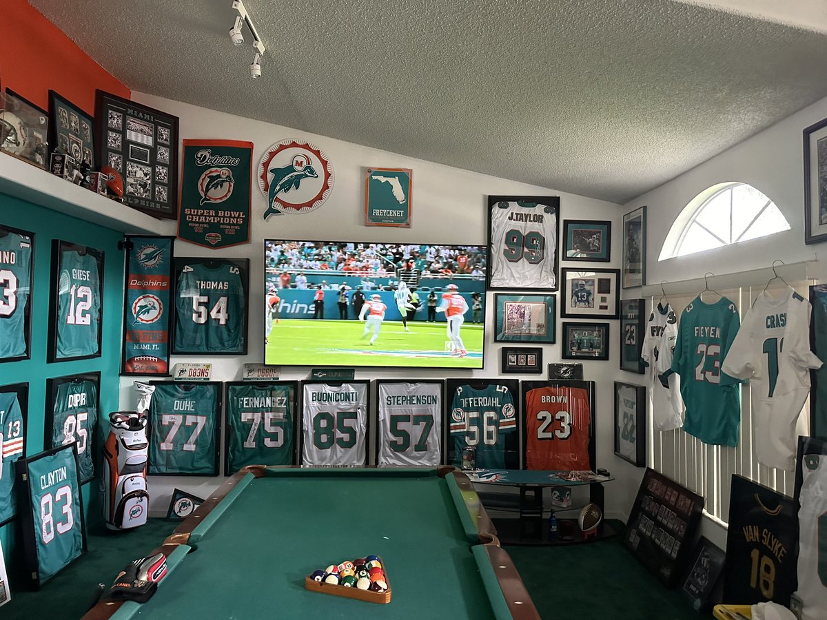 Phins23's tweet photo. @AvaAddams https://t.co/zkp1z3Qn5e