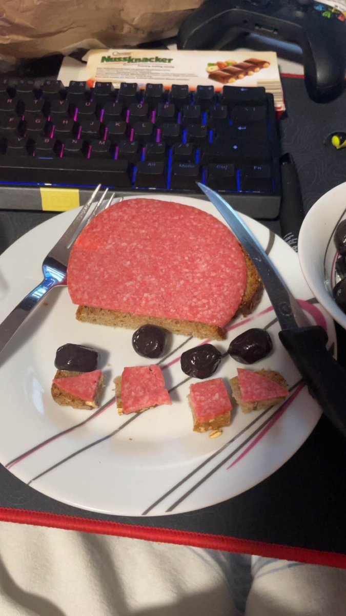 °❀⋆.ೃ࿔*:･ tweet media