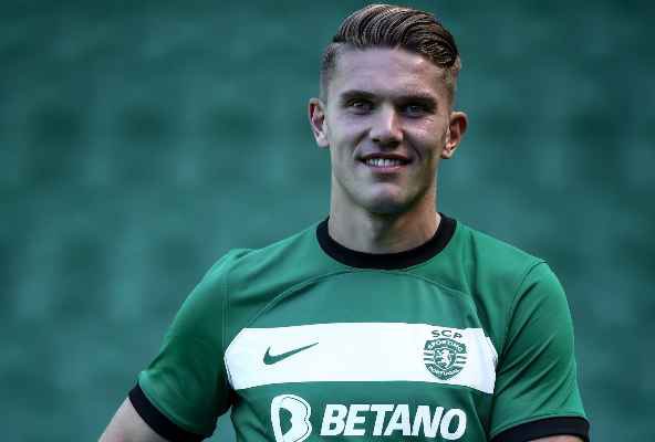 هدّاف 
مُرعِب 
مُدمّر 
مُزعج 
خطير 
سفّاااااح

_ فيكتور جيوكيرس وصل الى مرحلة الكمال الكروي 🇸🇪🥶