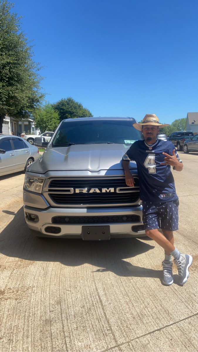 QuandreZamora_'s tweet image. It’s that time of the year again 🏈 🤠
#AmericasTeam 🇨🇱 #TexasBoy
