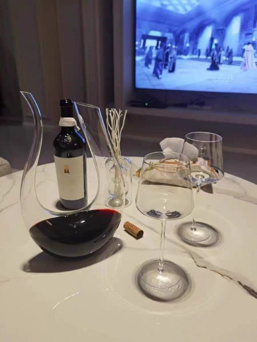 drsprax's tweet photo. 乾杯 https://t.co/axd1Kdt5SO