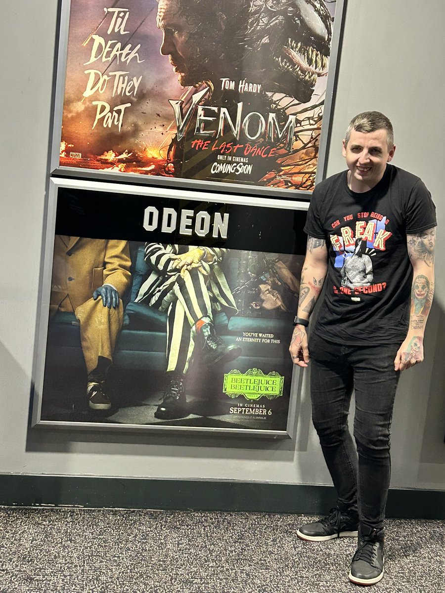 shaund92's tweet image. The juice is Loose!!! 💚🖤🤍 really enjoyed it definitely worth seeing!! It truly steals your soul 🙌#beetlejuice #odeon #odeonlimitless #outofcosplay #sayhisname3times @ODEONCinemas