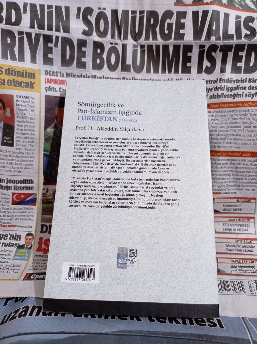 Sömürgecilik-Türkistan ile okumalar yapmak için kütüphaneme baktığımda (doktora sürecinde) kısa bir sürede bilgi, birikimi ve deneyimi, beyefendi duruşuyla çok şeyler öğrendiğim Sayın Prof. Dr. Alâeddin Yalçınkaya büyüğüme çok teşekkürler, bilen bilir öğrencisi olmak mutluluktur.