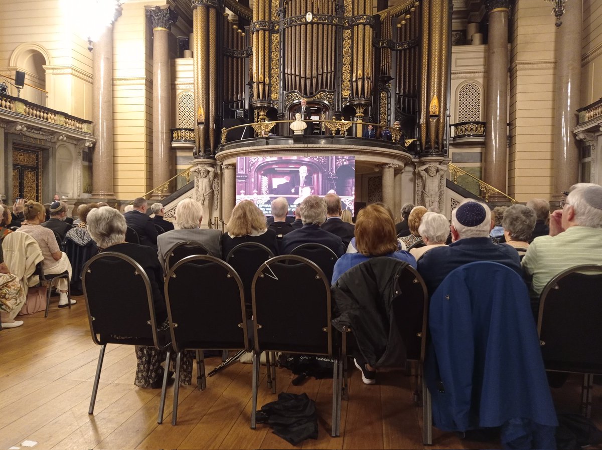 PrincesRoadShul (@princesroadshul) on Twitter photo Today, there have been various events at St George's Hall, including a lunch & dinner, plus a civic event which included keynote speeches by <a href="/chiefrabbi/">Chief Rabbi Sir Ephraim Mirvis</a> and <a href="/MetroMayorSteve/">Steve Rotheram</a> and musical numbers, all compèred by <a href="/AnneRobinson/">Anne Robinson</a>. Today, there have been various events at St George's Hall, including a lunch & dinner, plus a civic event which included keynote speeches by <a href="/chiefrabbi/">Chief Rabbi Sir Ephraim Mirvis</a> and <a href="/MetroMayorSteve/">Steve Rotheram</a> and musical numbers, all compèred by <a href="/AnneRobinson/">Anne Robinson</a>.