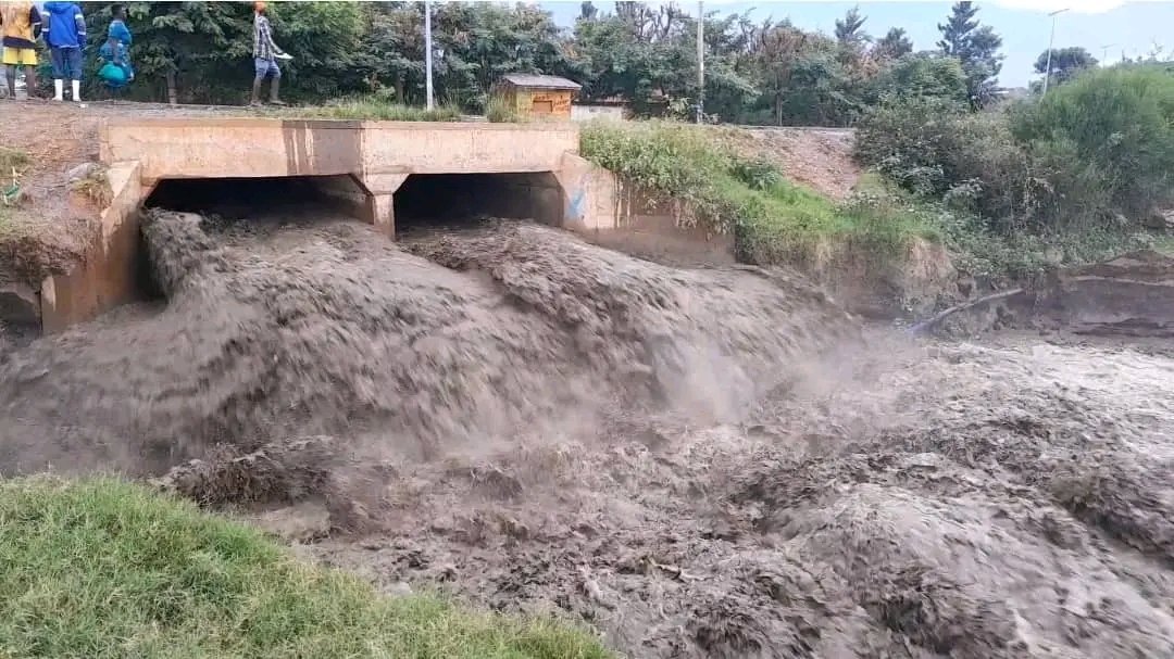 bohya_moses's tweet image. Authorities/Government should develop community driven strategies to prevent River flooding to communities (bottom up approach).