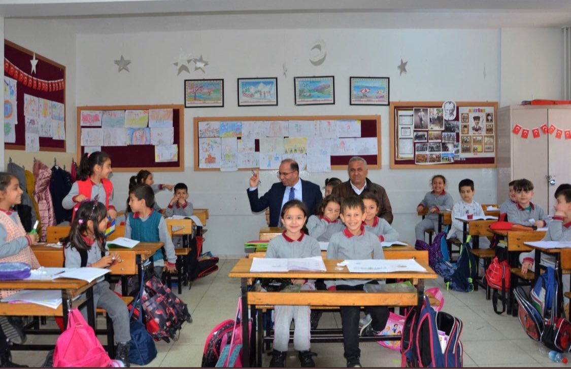 Yarın başlayacak olan yeni ders yılı ülkemize, çocuklarımıza, öğretmenlerimize, eğitim yöneticilerimize ve tüm eğitim çalışanlarına hayırlı uğurlu olsun. 
Sağlıklı, mutlu, huzurlu, başarılı bir eğitim öğretim yılı diliyorum.
