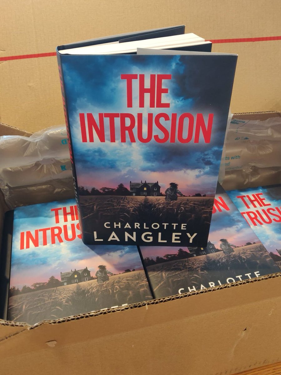 The sequel to The Blame is out in four days! I can't believe it 🙀 Absolutely love this cover. The Intrusion is a thriller about the murder of a police detective in the town of Wakestead...

amazon.co.uk/Intrusion-Char… 

  <a href="/noexitpress/">No Exit Press</a> <a href="/katenashagent/">Kate Nash</a>