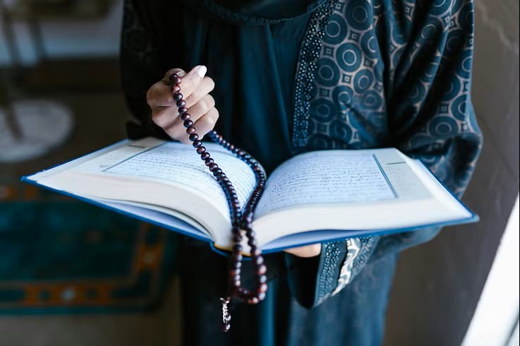arabyplus_'s tweet photo. 🌟 The guidance of Allah 🕋 is our light in times of darkness and our strength in moments of weakness. When we trust His plan, we find peace 🕊️ and purpose 🌸. 
Let’s keep seeking His wisdom through prayer 🙏 and gratitude 🌿. 

#GuidanceOfAllah #TrustInHisPlan #Peace 🌙✨ https://t.co/JTXxyuBCWL