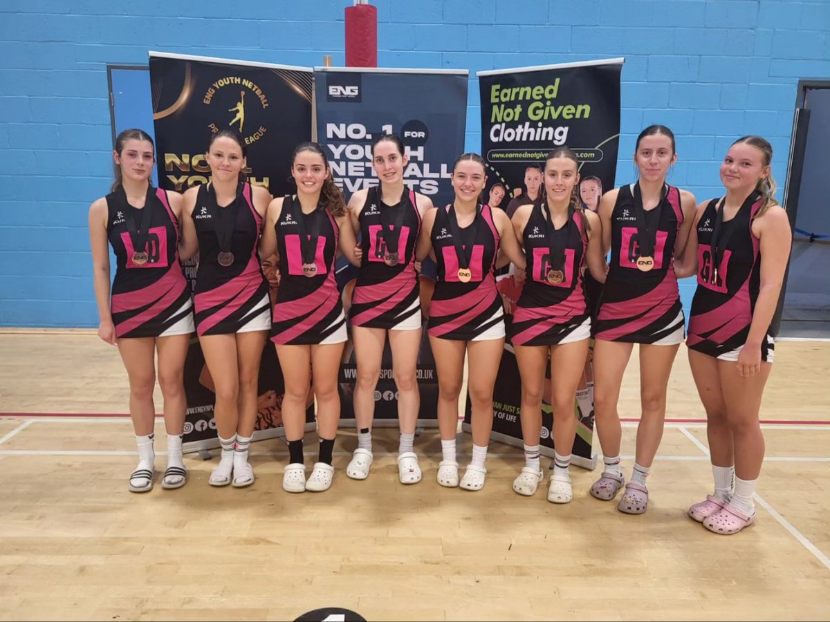 ENG U17 NETBALL FAST5 - HIGH WYCOMBE🥇🥈🥉

Well done to all the teams who competed in our ENG U17 Netball Fast5 event, and if Manchester was good for long bombs, this event took it to another level.💣

Congratulations to Real Bedford, who won three competitive after some