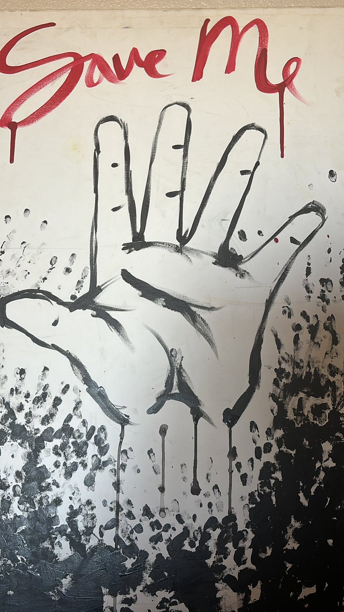 _J4yd3n's tweet photo. @Josh_Lowder is this your work? My brother won it at a church charity auction. It’s a beautiful painting with an amazing story. I would like to return it to the artist or donate it to my childhood church where the lecture happened. #christ #ChristianFaith #god #painter https://t.co/OvmNjAnNtf