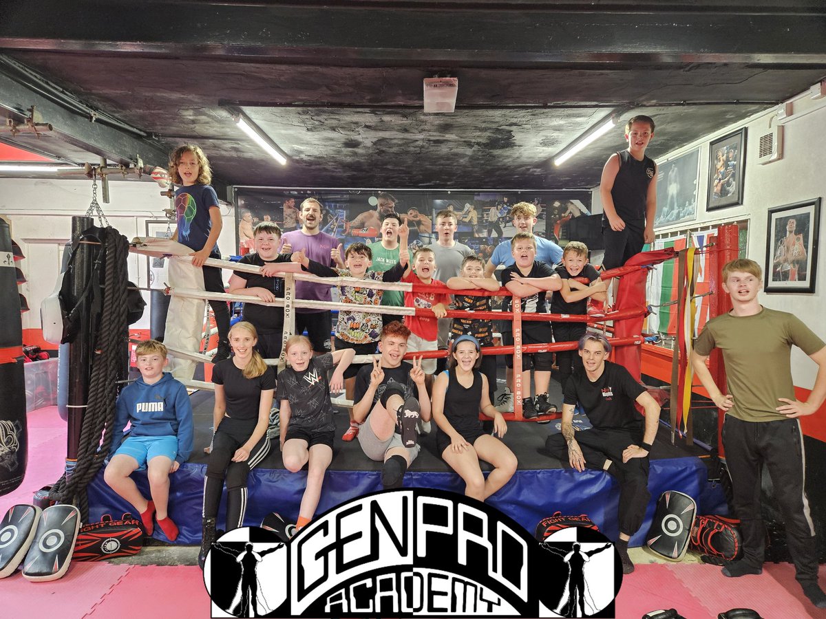 GenProOnline's tweet image. Another fantastic session at the Gen Pro Academy in Maidstone.

Great to see some new faces, old faces and regular faces too.

To get involved, go to genesisprofessionalwrestling.com and hit the Academy tab

#genpro #Wrestlingringtraining #maidstone