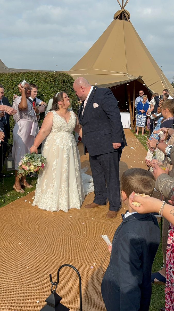 I don’t tweet a lot but I had to share this picture from the best day ever 😭 
🤍 26.08.24 🤍
Now to begin changing my name on everything…..🤯