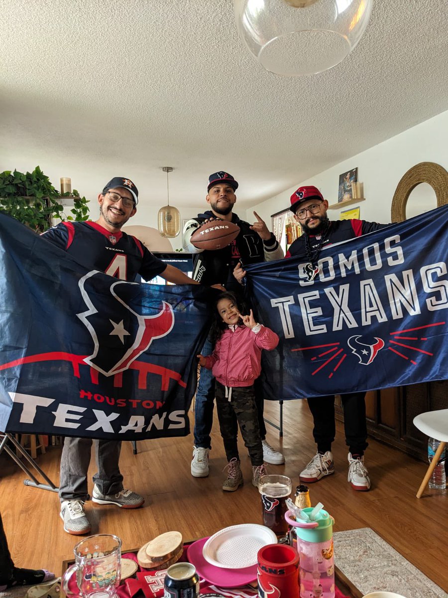 TexansMexico's tweet photo. DOMINGO DE VICTORIA, DOMINGO DE VER A LOS @HoustonTexans #footballesfamilia #somostexans https://t.co/LxZ5OEw0re