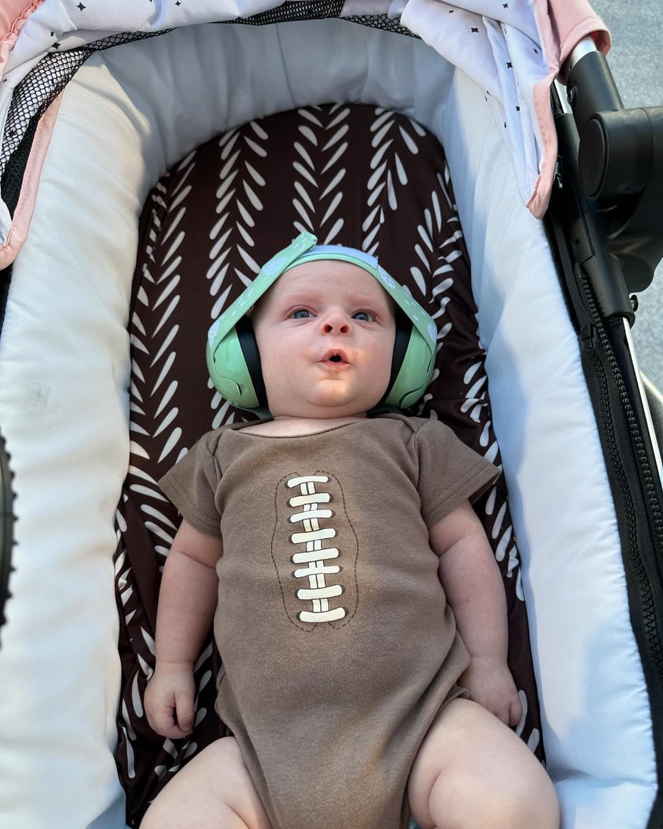 admisner16's tweet photo. First Home Game yesterday @PitbullStadium with @FIUFootball @FIUEquipment was a success. The best part was seeing all our hard work come together while my wife @TommieMisner and son were cheering us on #BabyPaws #BabyFistBumps https://t.co/fY48ipuoVc