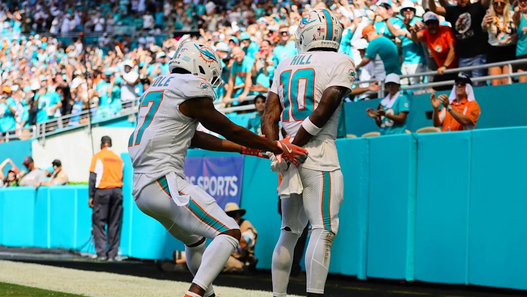 DarkKnightEra's tweet photo. Fins For the Win🐬 #FinsUp https://t.co/lj8pf7vtvT