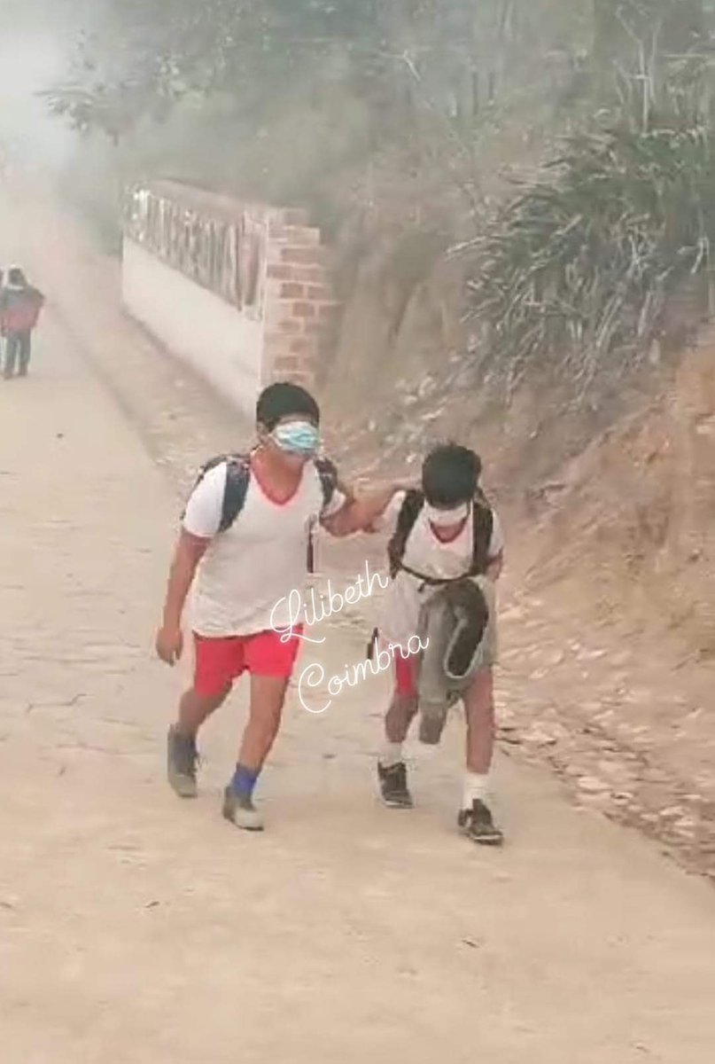 LilibethCoimbra's tweet image. No sé si es mucho pedirles una manito en esto, dar un granito de arena o dedicar 3 segundos a compartir, estoy en campaña para ayudar a los bomberos voluntarios. 
Lilibeth Coimbra de la mano de SCZ Siempre Verde y Honda Vian se encuentran en campaña para ayudar a 10 unidades de…