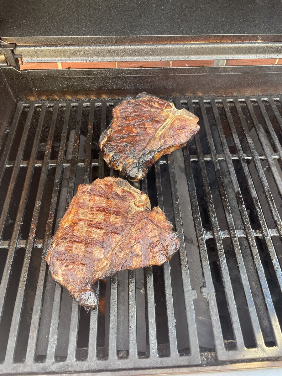 MrESQ_VT's tweet image. Anyway, here’s some Friday meat #PraiseBe