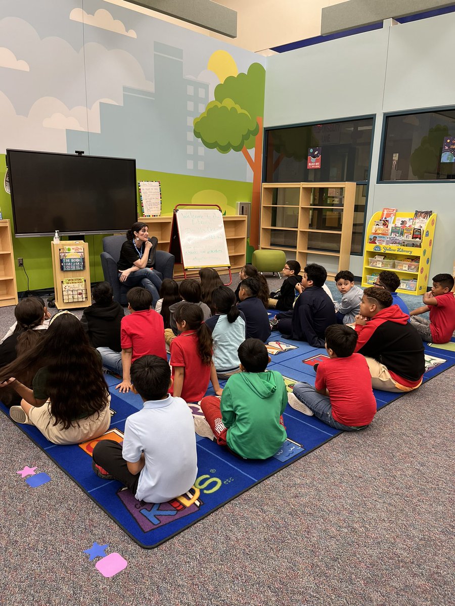 Best_Bulldogs's tweet image. There’s great things happening at the @BestElemLibrary! Our librarian is simply the “Best”! Catch a snippet of her in action teaching library expectations 📚 #AliefISD #AliefProud #BestBulldogs🐶 @AliefISD