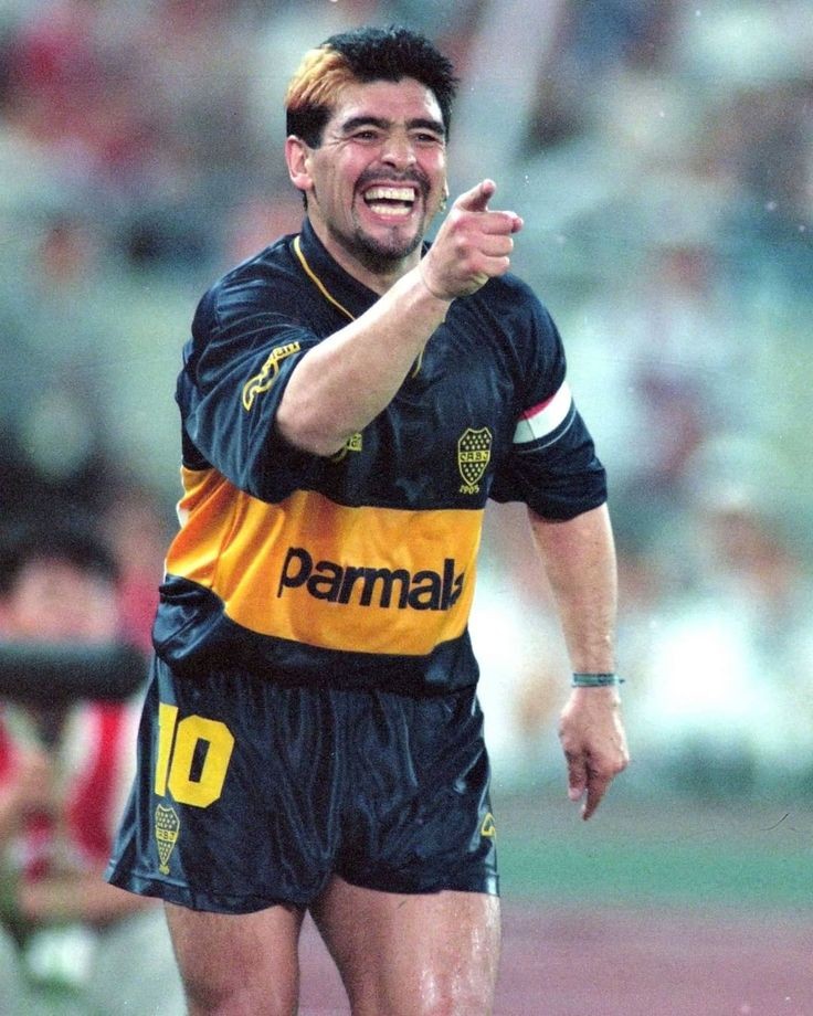 Hilo de todos los goles de Diego Armando Maradona en clasicos con la camiseta de Boca.