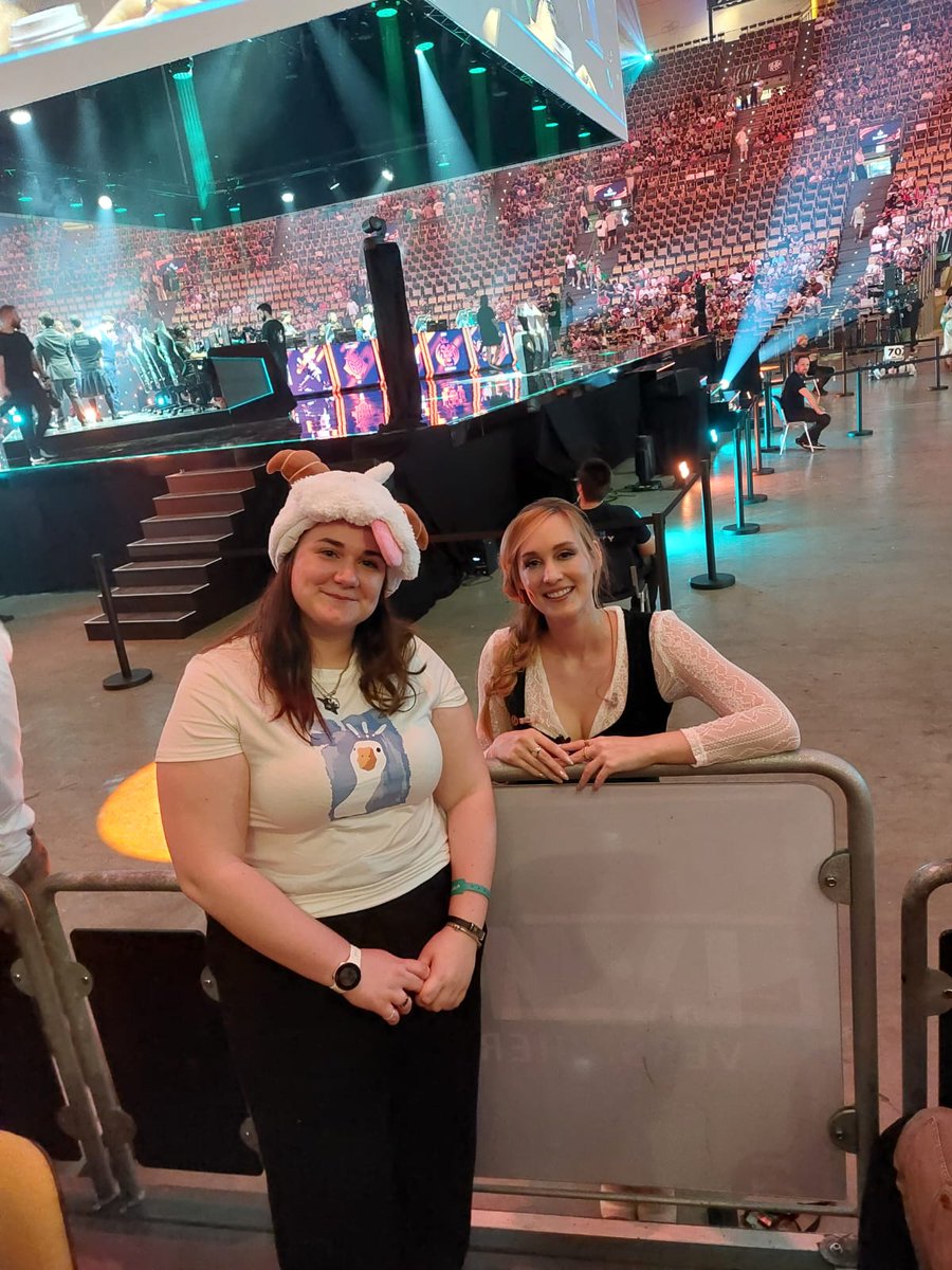 Also met <a href="/KeshaEuw/">Kesha</a> and <a href="/sjokz/">Eefje Depoortere</a>! At lec Munich finals