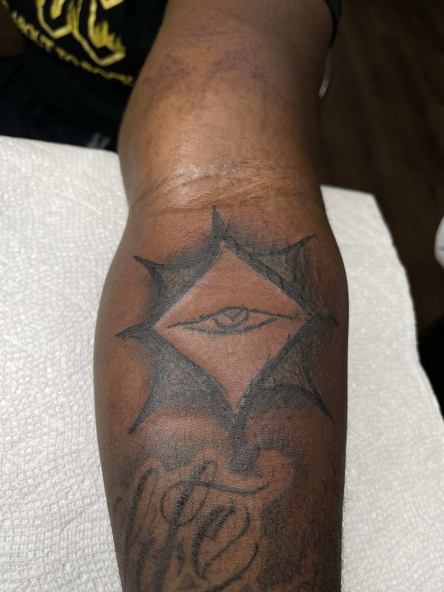 mulubiii's tweet photo. Got The Blissed eye tatted👁️ @dremo @Banks https://t.co/BaX4mCB5u4