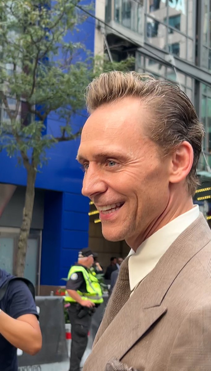 sotthes's tweet image. I locked eyes with Tom Hiddleston today NO BIG DEALLL 😍 #TIFF24 @TIFF_NET