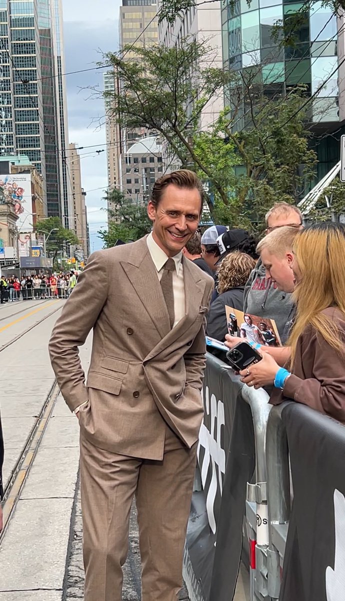 sotthes's tweet image. I locked eyes with Tom Hiddleston today NO BIG DEALLL 😍 #TIFF24 @TIFF_NET