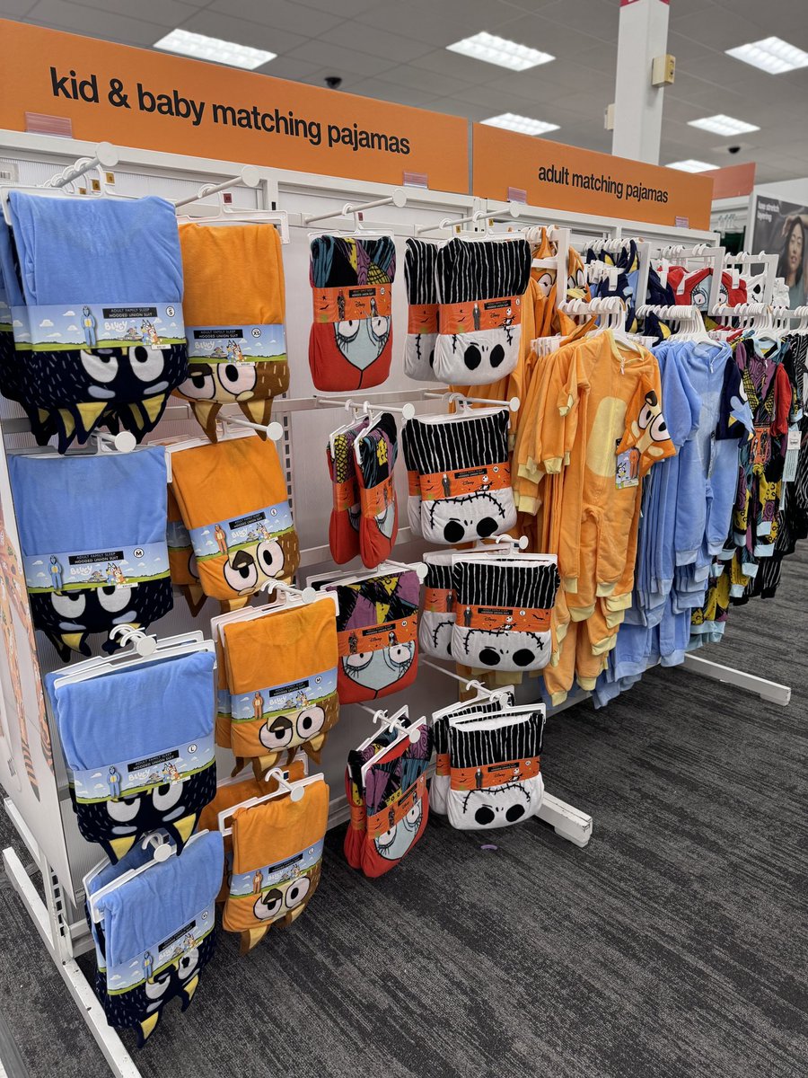 LindsayTarget's tweet image. Getting “Lewis Season” ready ✅
#Target #Pumpkin #Halloween2024