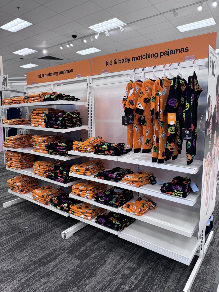LindsayTarget's tweet image. Getting “Lewis Season” ready ✅
#Target #Pumpkin #Halloween2024