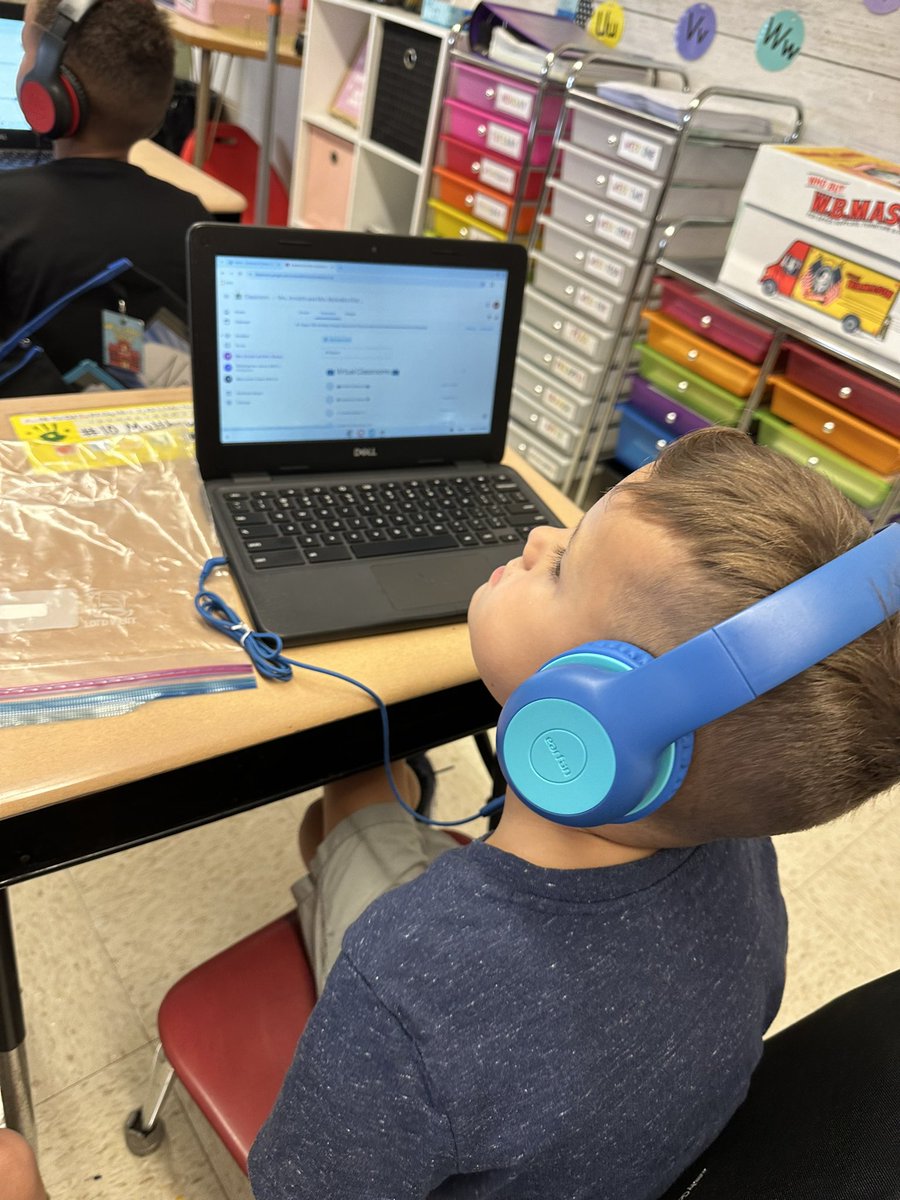 Mrs. Arnold (@mrsarnoldotes) on Twitter photo Thank you to <a href="/CoachPringle/">Ryan Pringle</a> for giving us a Chromebook refresher today! We are ready to dive back in! Thank you to <a href="/CoachPringle/">Ryan Pringle</a> for giving us a Chromebook refresher today! We are ready to dive back in!