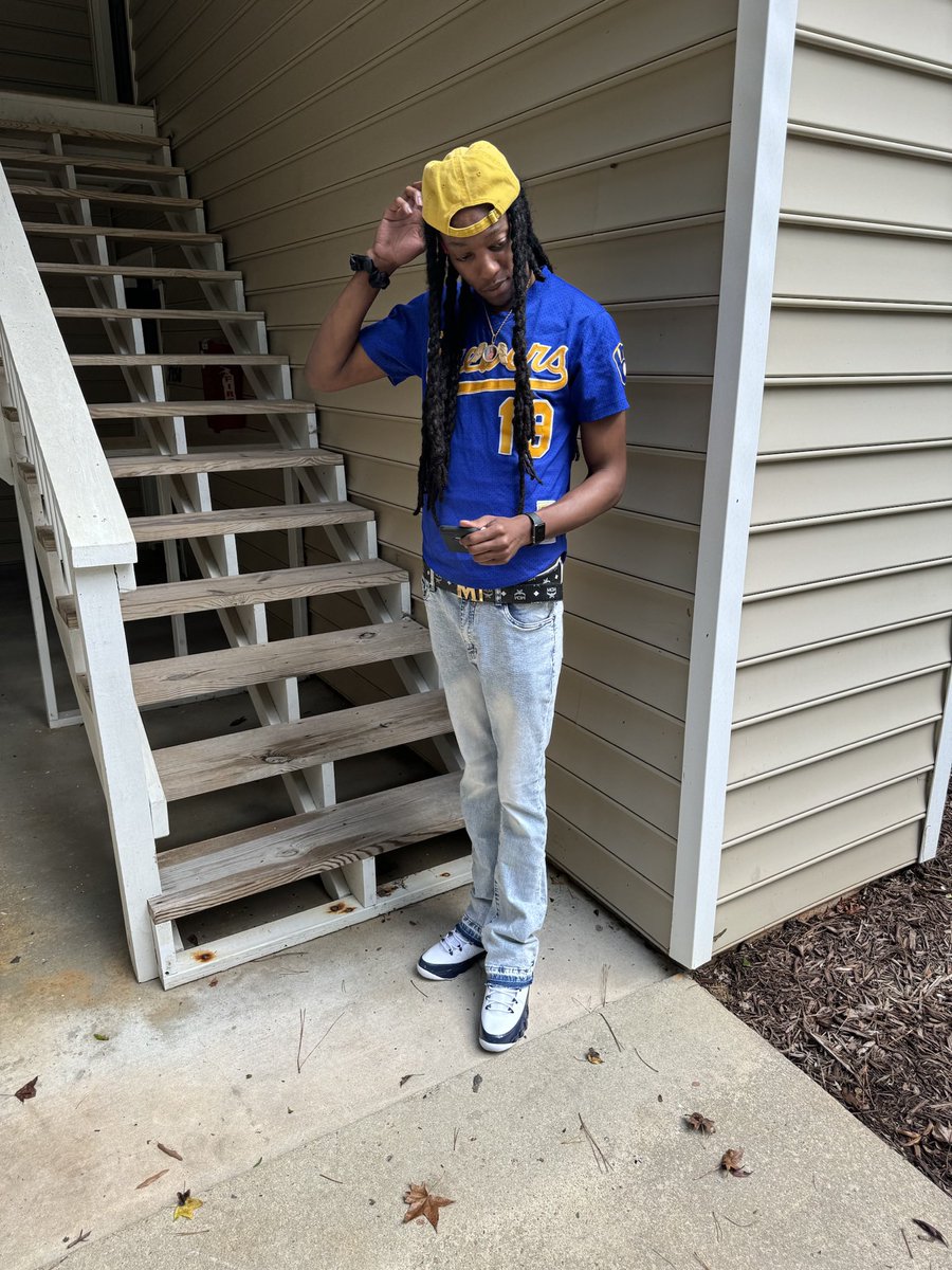 KeeShrimp's tweet photo. I’m bacc 💙🤟🏾 they freed a rn 🥴 https://t.co/xRUSVzOBgv