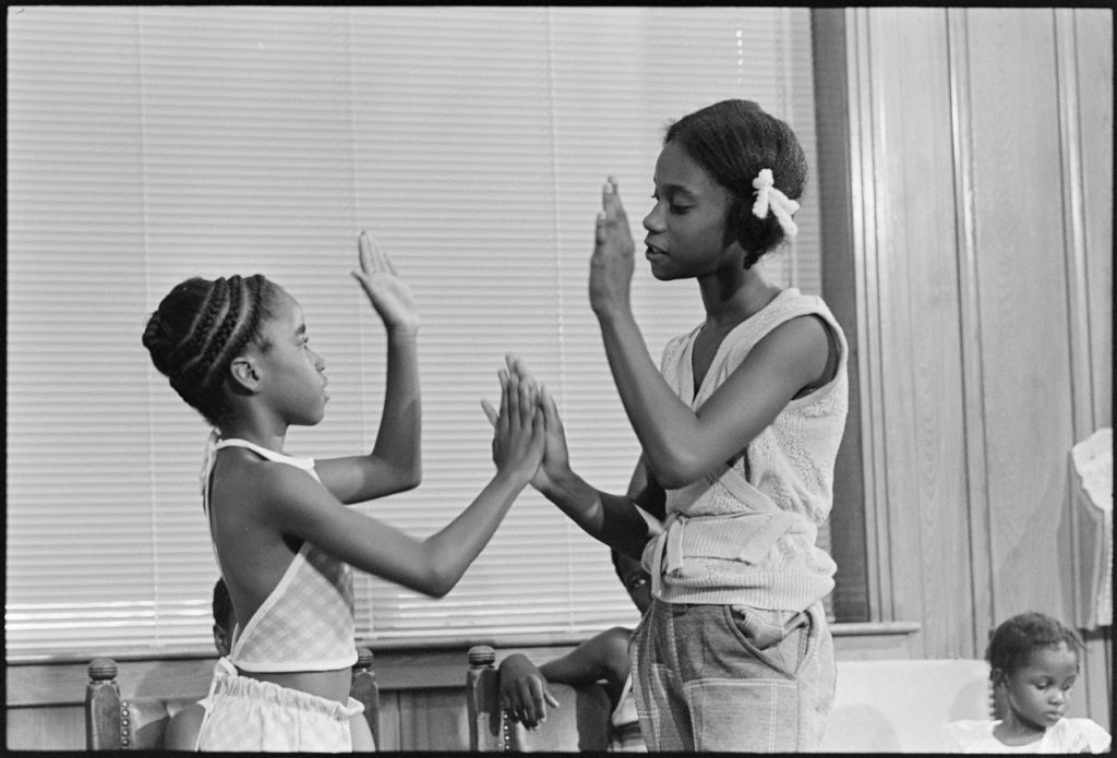JPM_Community's tweet photo. If you played this game as a kid growing up, what is it called in your local language? Is it played all over the world?
*π * π * π€² * π*
#traditional #games #African #Caribbean #Diaspora #handgames
#magufulification https://t.co/eKHeUijK0q