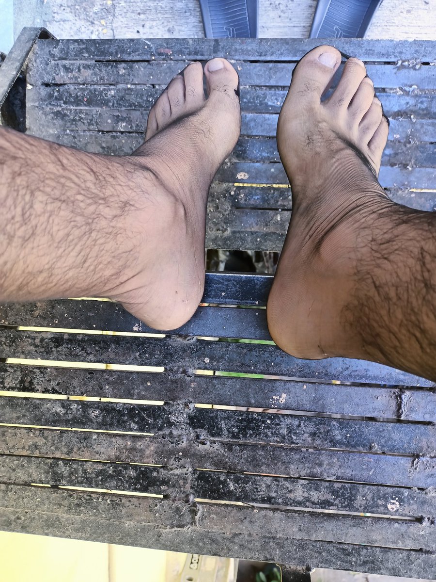 Matt09106's tweet photo. Un masajito quien se anima 🧦🦶👃👅💦🍆 https://t.co/7q7gj4M0L7