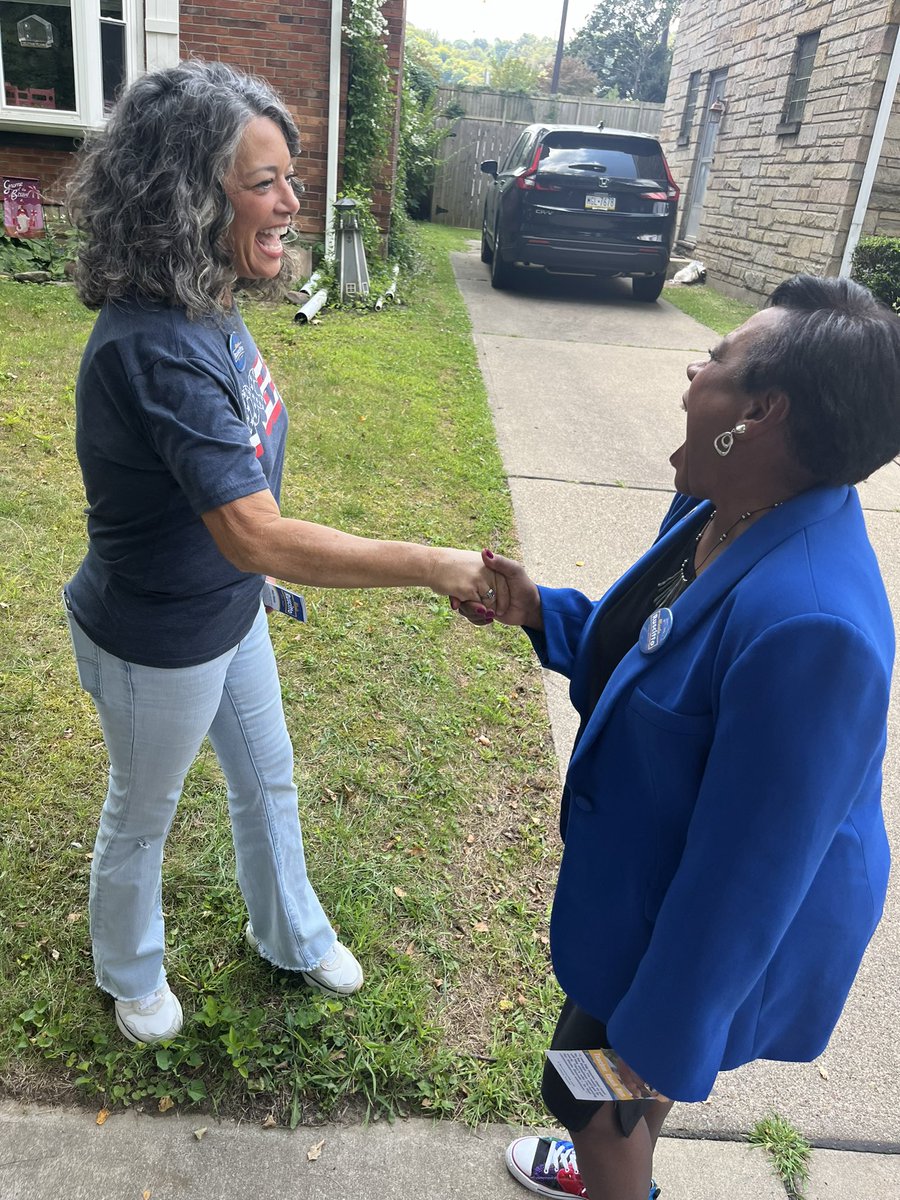 Teachers supporting teachers! Was so thrilled to knock doors &amp; welcome NEA President <a href="/BeckyPringle/">Becky Pringle</a> to the 37th District.