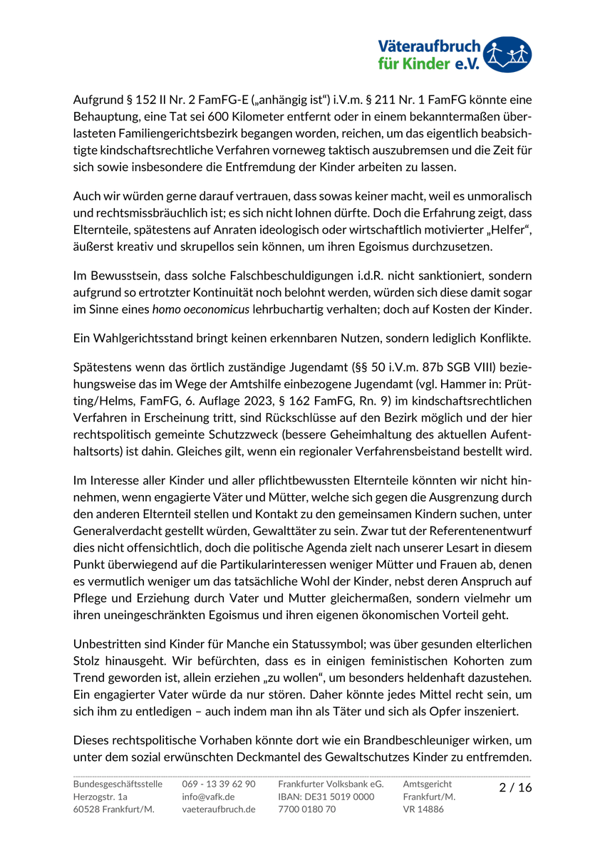 VaeteraufbruchD's tweet photo. »Ideologischer Aktionismus mit dem Risiko engagierte Elternteile unter Generalverdacht zu stellen und noch leichter abzuschalten«, so fassen wir unsere Stellungnahme zum aktuellen Entwurf #Gewaltschutz #FamFG zusammen. Alle 16 Seiten u.v.m. als PDF hier: https://t.co/Sk373rxn8C https://t.co/3YcdxGlCF1