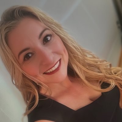 ChrissyLarseon's tweet photo. #NewProfilePic https://t.co/mnNsVdsuKP