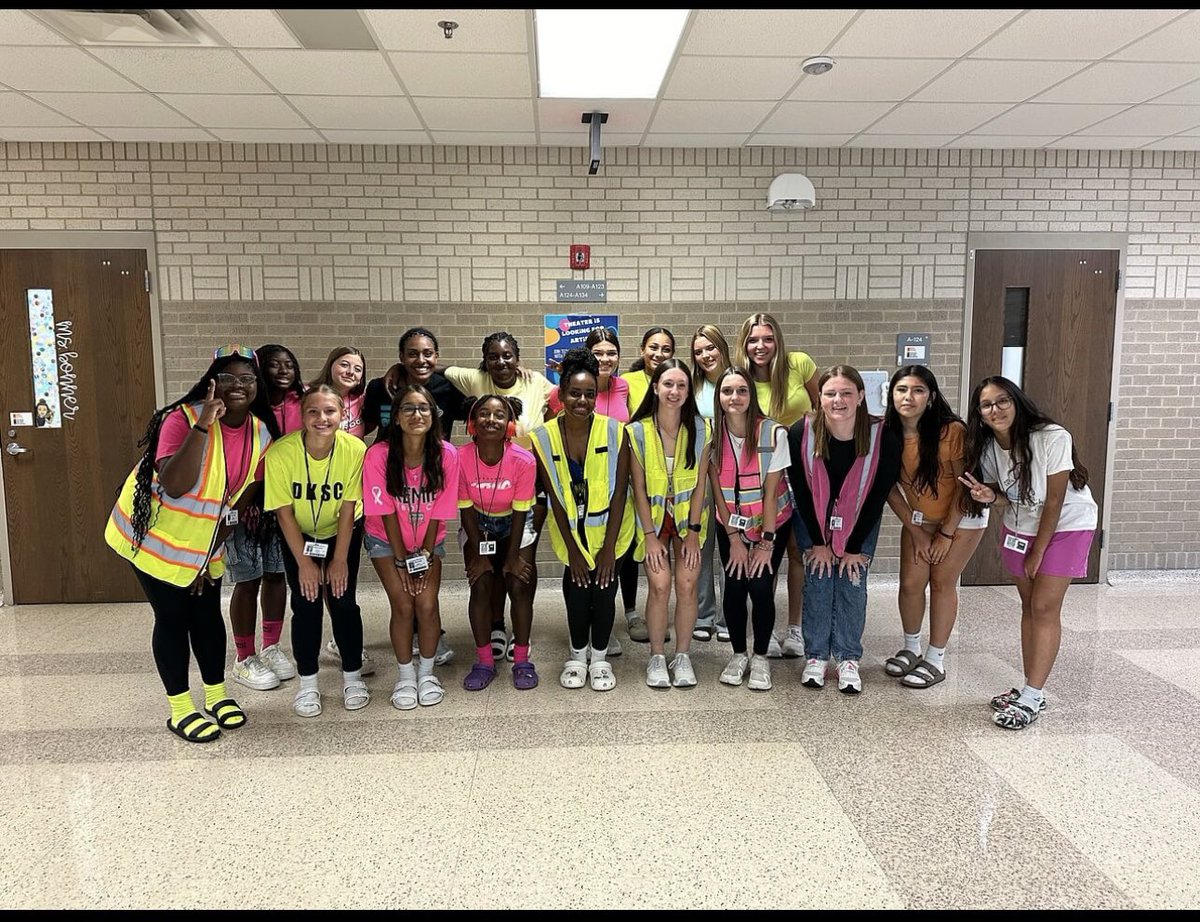 Showing out on Spirit Days❤️💙⚽️🩷💛
